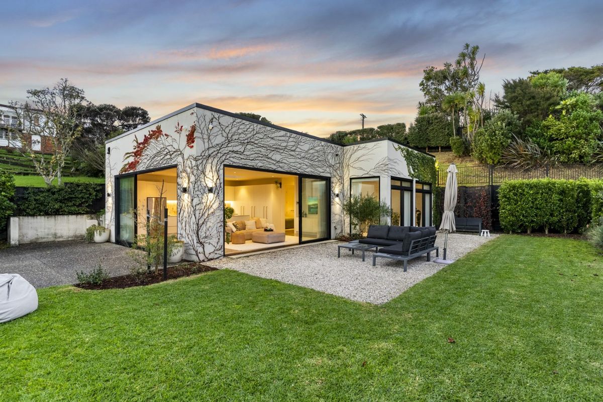 Photo-ready front garden of an Auckland property prepared for listing photography